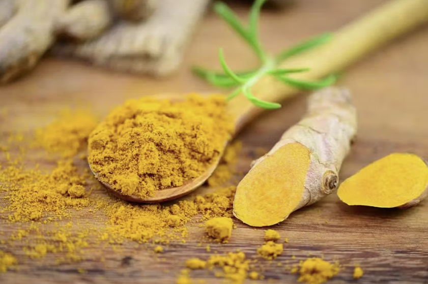 Curcuma: la radice d’oro per la tua salute. Antinfiammatorio naturale, digestivo e alleato del sistema immunitario
